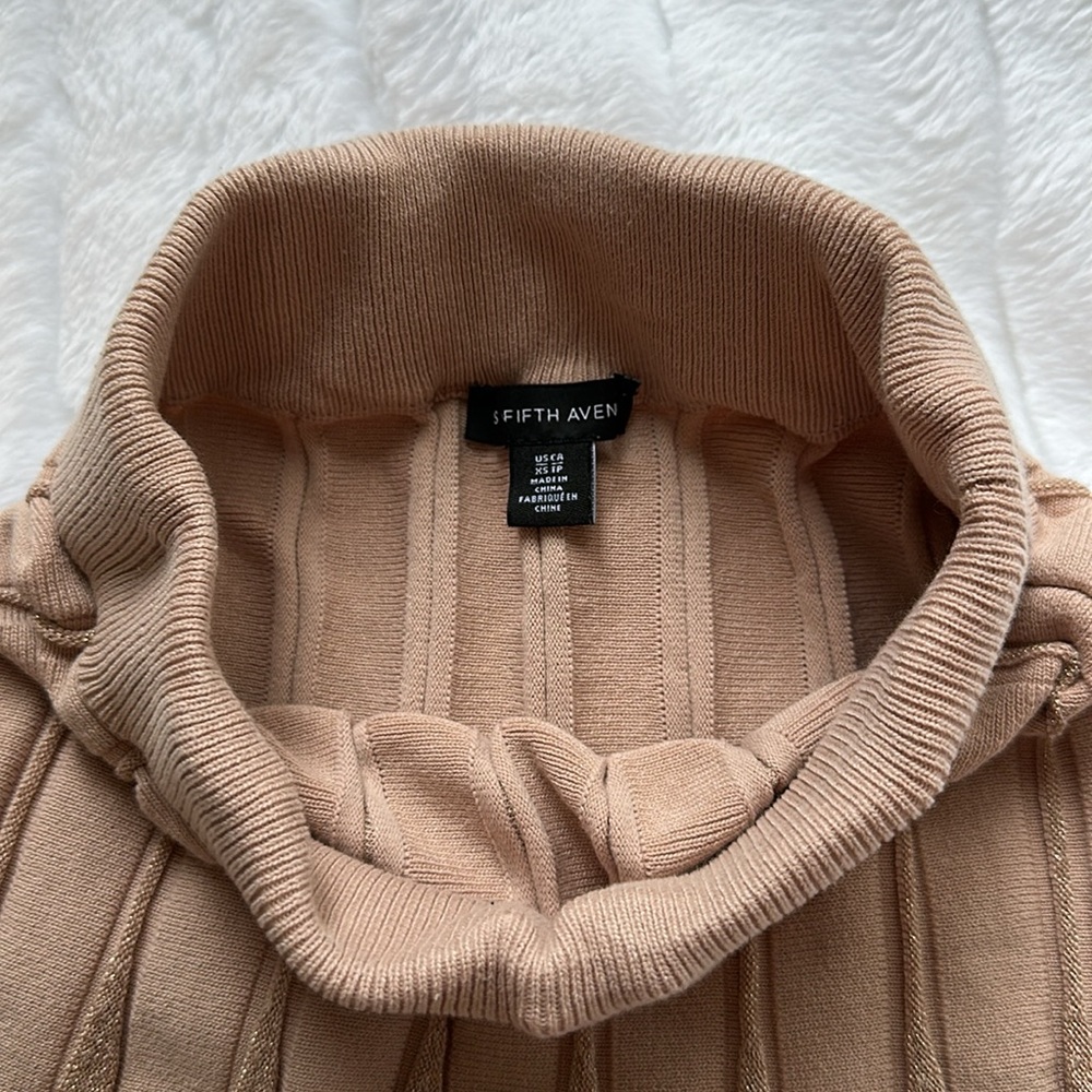 - Saks Fifth Avenue Elegant Tan Pleated Skirt - Picture 9 of 10